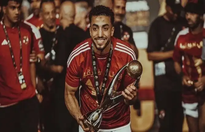 زيزو يخطف الأنظار: